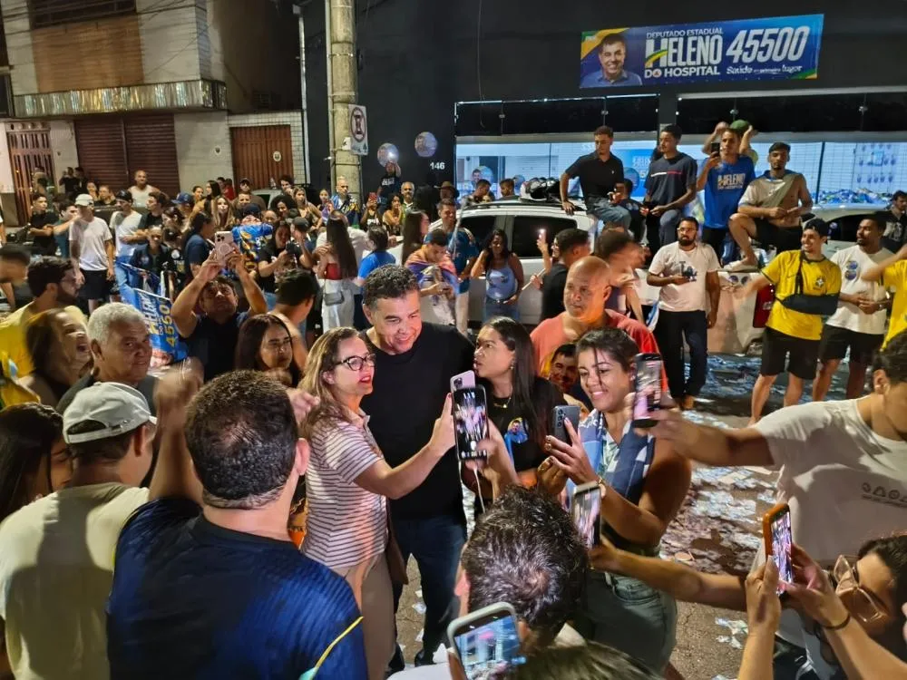 Deputado eleito: Heleno do Hospital é recebido por centenas de pessoas em Ipatinga