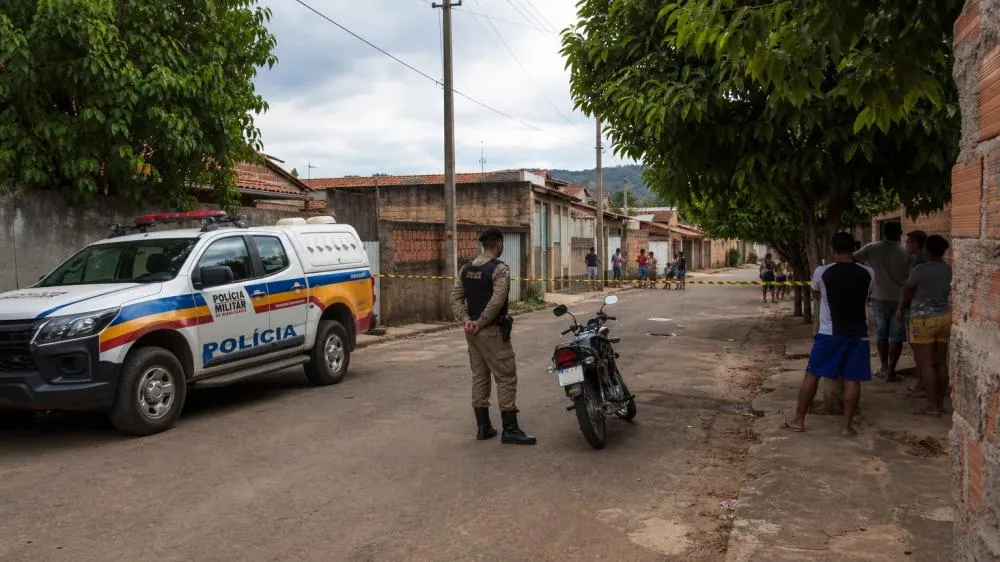 Jovem é baleado por dupla em motocicleta em Timóteo
