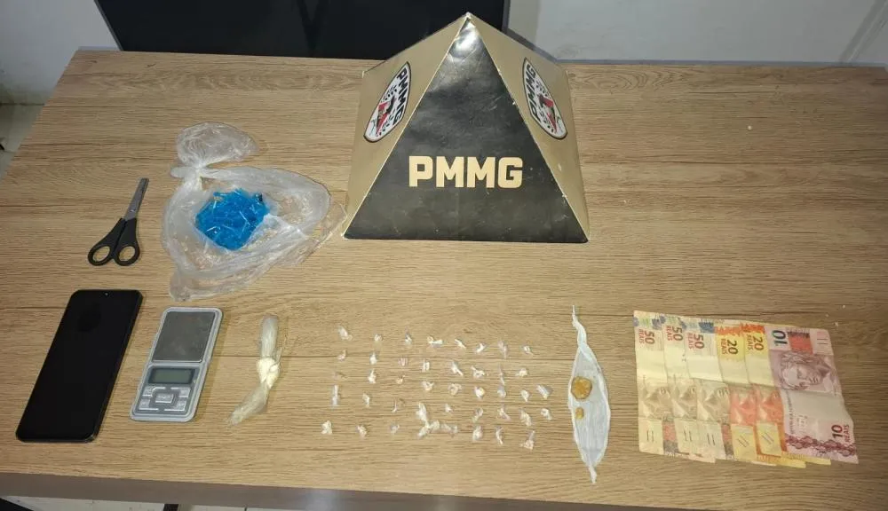 PM prende dois jovens e apreende crack e cocaína na região do Vale do Aço