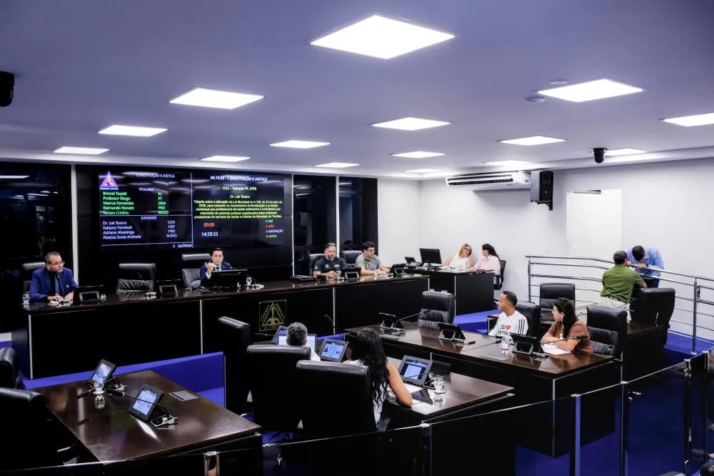Comissões da Câmara de Timóteo aprovam projetos sobre táxis, educação e utilidade pública