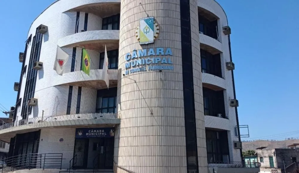 Câmara de Coronel Fabriciano rejeita emendas e mantém projeto de reajuste salarial da educação