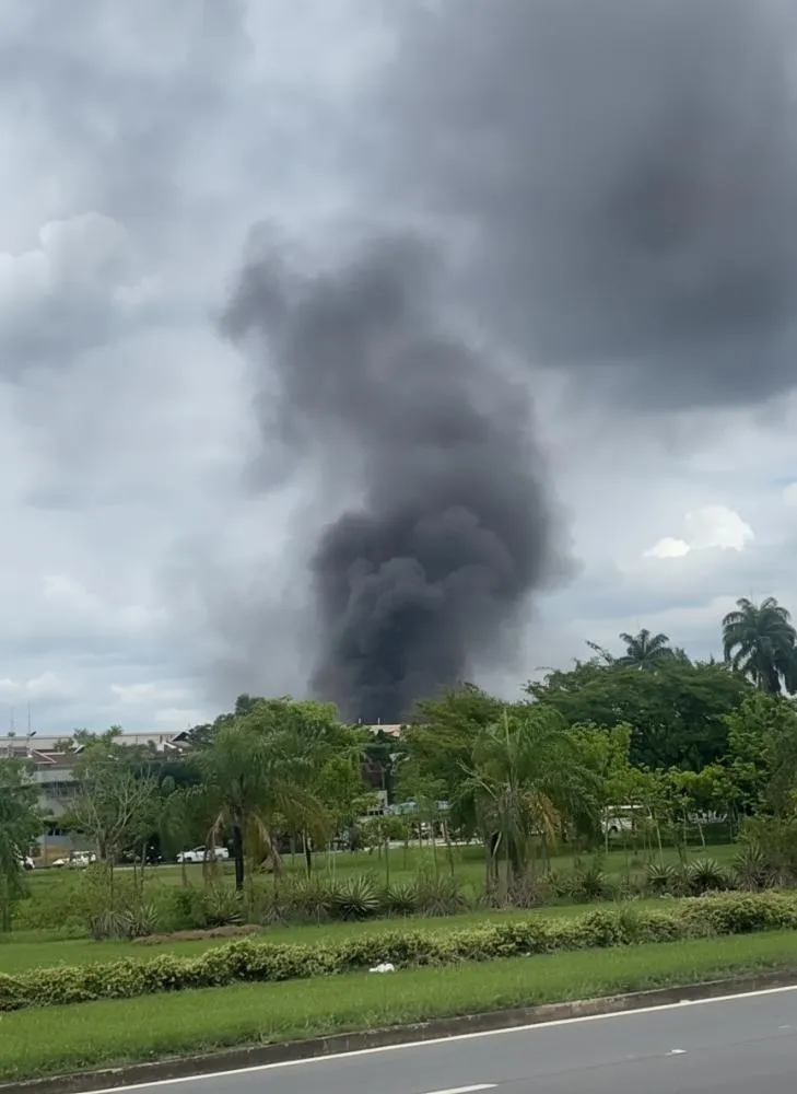 Incêndio atinge área industrial da Usiminas em Ipatinga; colaboradores evacuados sem ferimentos