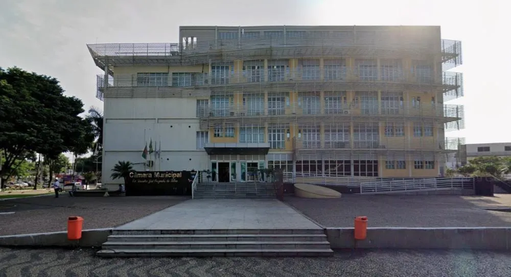 Câmara de Ipatinga aprova remanejamento de R$ 11,3 milhões da educação especial para pagar professores