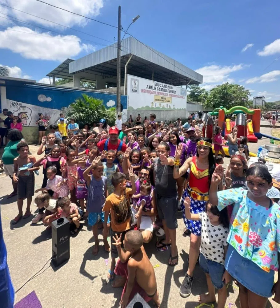 “Pipokinha do Brinks” celebra o Dia das Crianças no bairro Alegre e reúne cerca de 200 foliões mirins em Timóteo