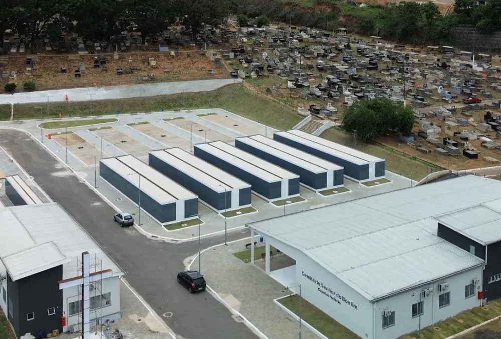 Cemitérios de Coronel Fabriciano passam por preparação para o Dia de Finados