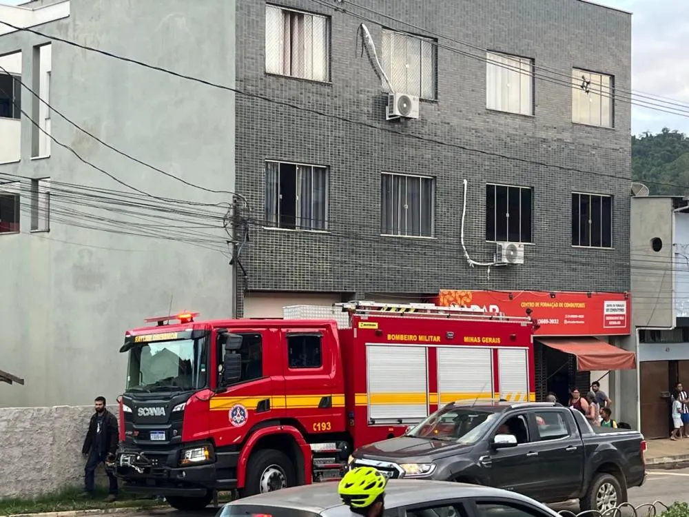 Princípio de incêndio atinge apartamento no bairro Limoeiro, em Timóteo