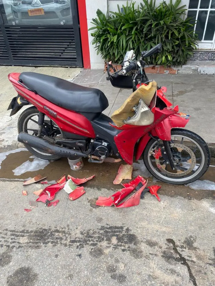 Motociclista se envolve em acidente com ônibus em Ipatinga